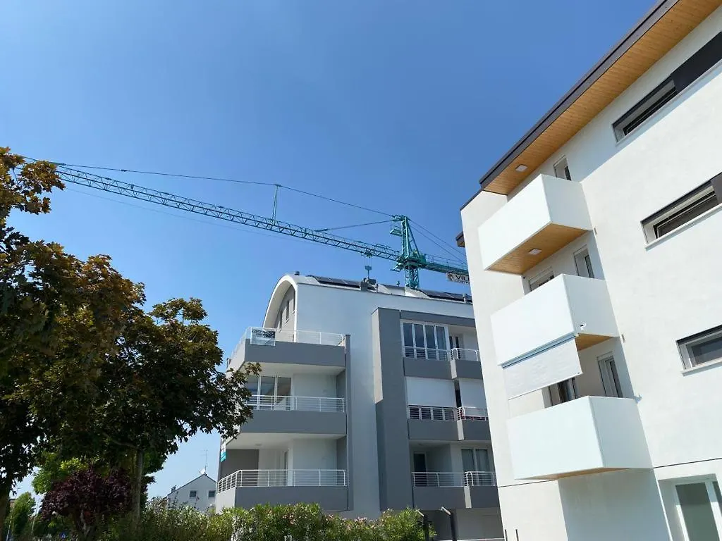 Nuovo Appartamento Con Terrazzo E Piscina Lido di Jesolo Italien